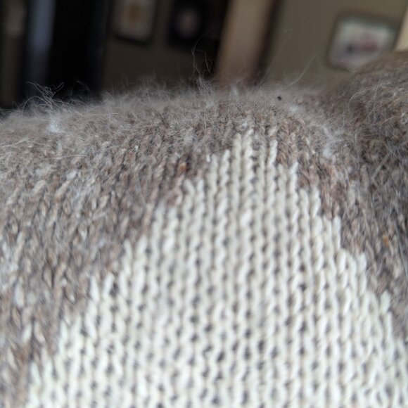 Santoria 2 piece skirt and sweater - Picture 4 of 11